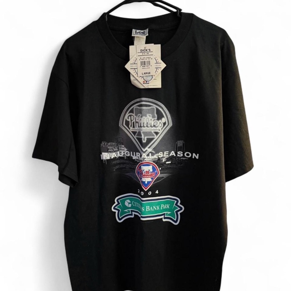 Lee Black Phillies Graphic Tee